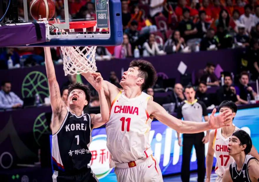 苏群直言余, 嘉豪该发小, 帅点名